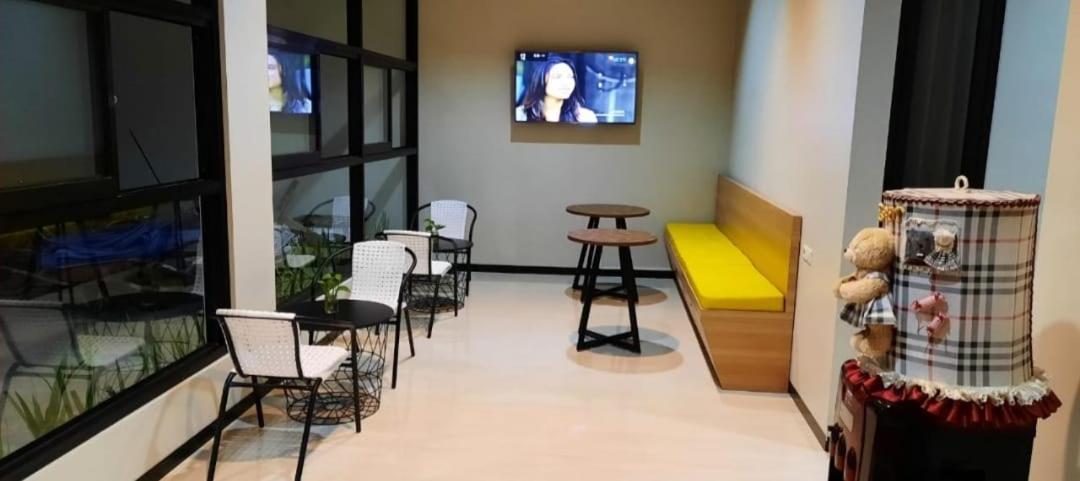 Phoenix Wisma tamu